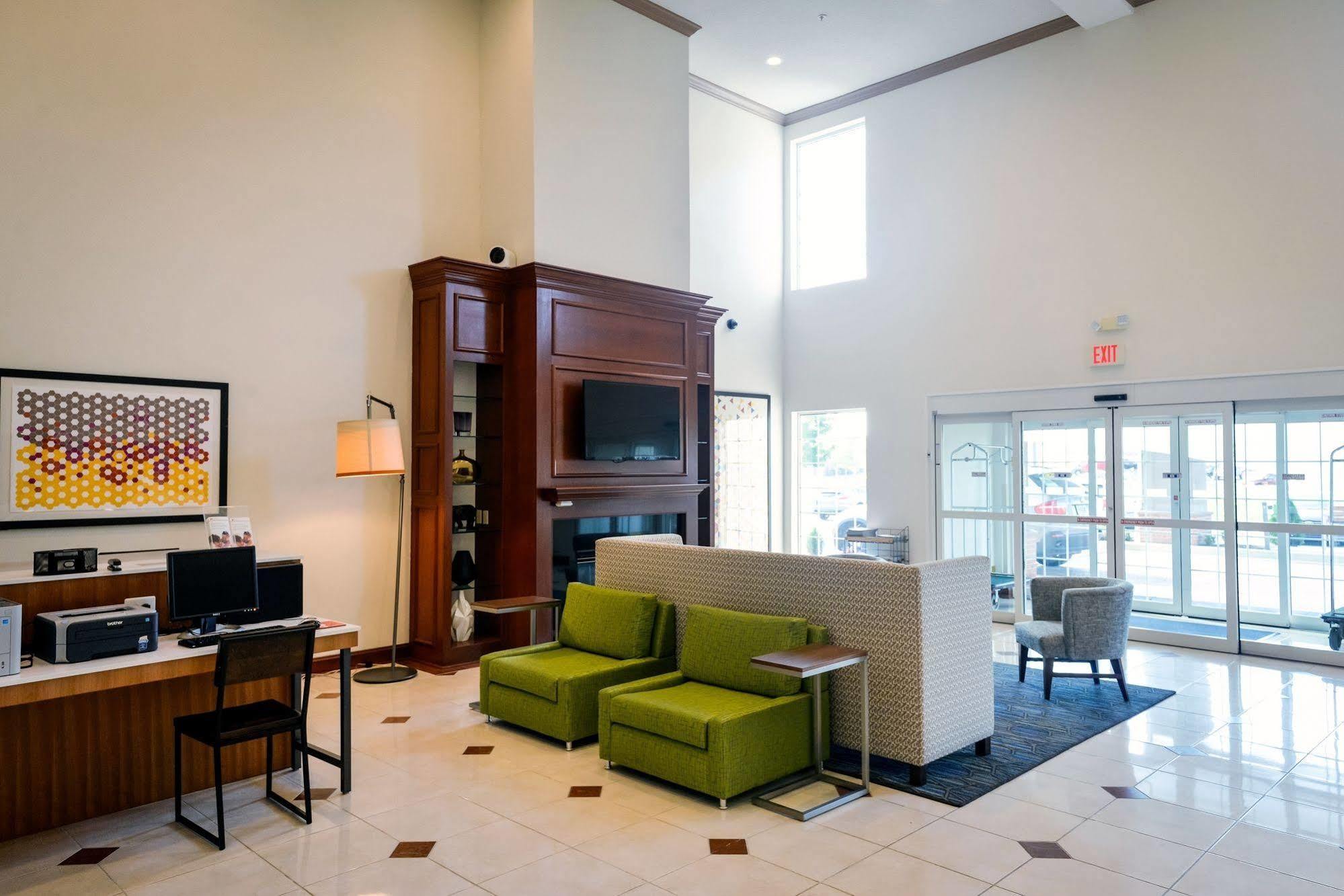 Holiday Inn Express Prince Frederick By Ihg Kültér fotó