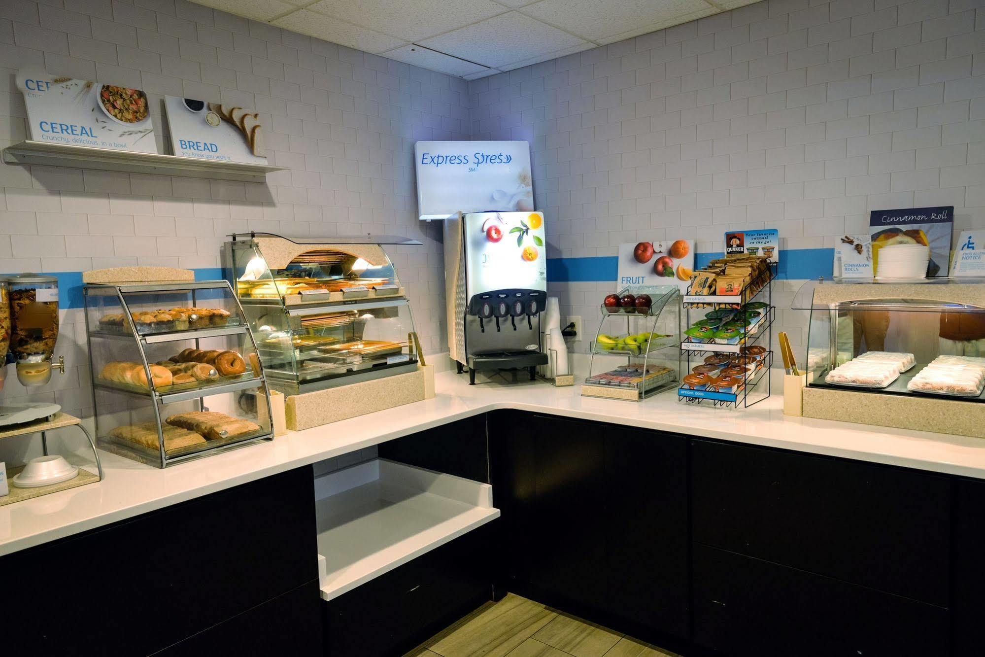 Holiday Inn Express Prince Frederick By Ihg Kültér fotó
