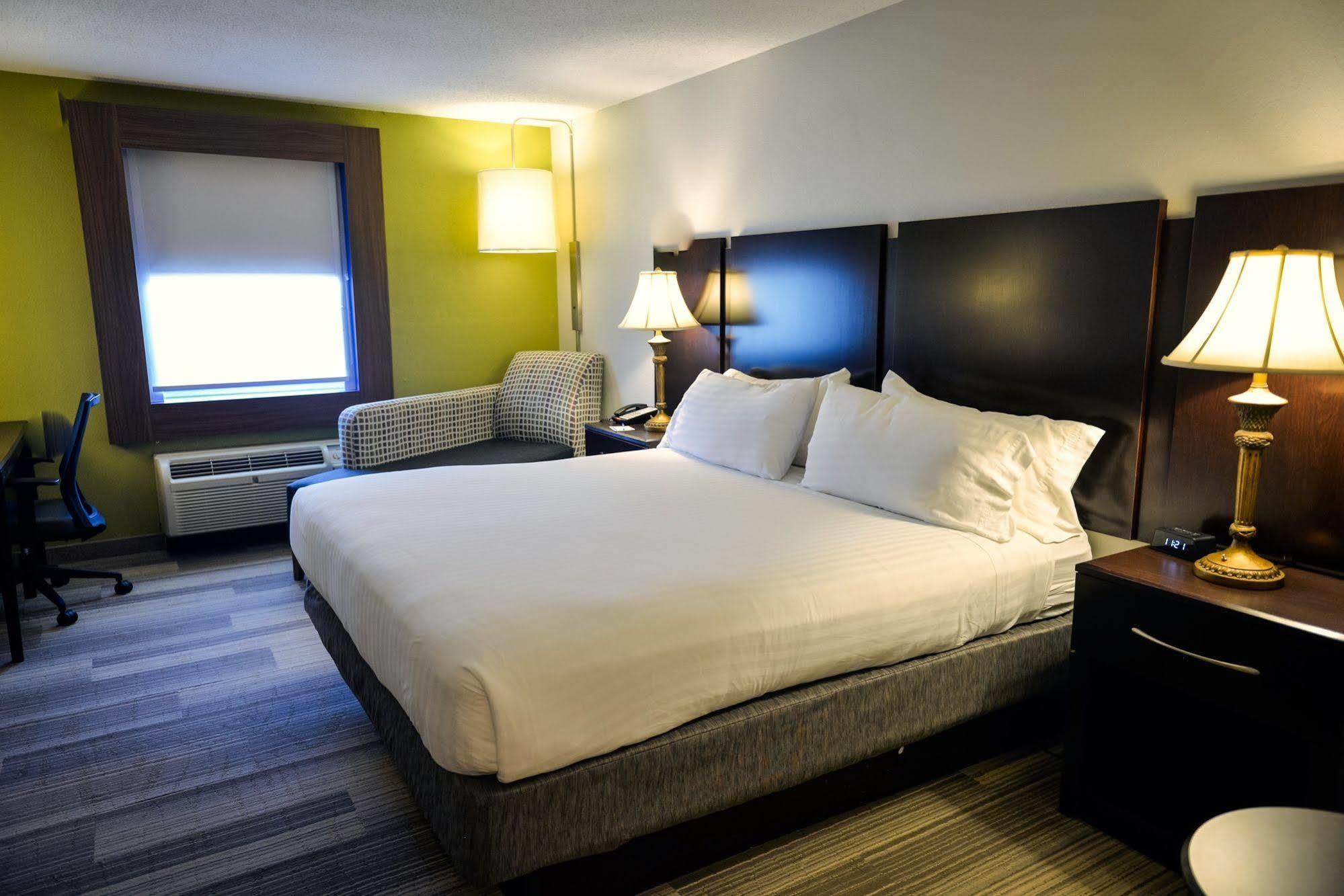 Holiday Inn Express Prince Frederick By Ihg Kültér fotó